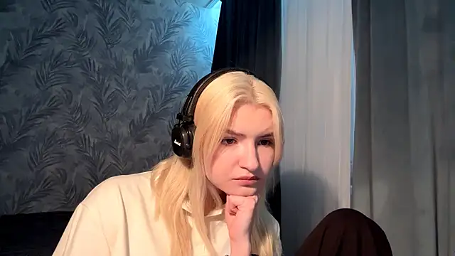 Snapshot of Cindi_Jacobs chatting on 11/23/25, 05:02 Cindi Jacobs online show from 11/23/25, 05:02