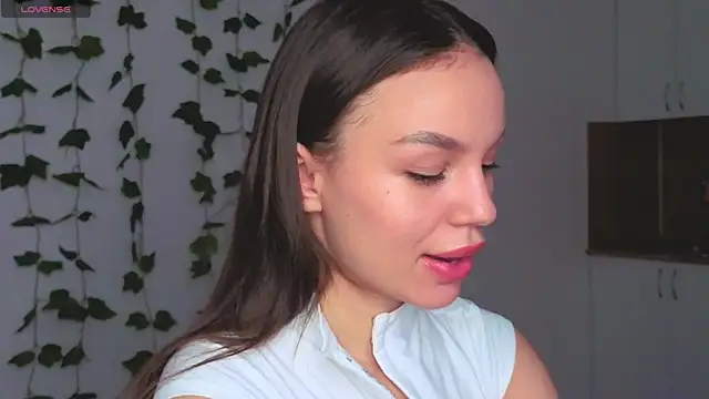 Tiffany Sweetie online show from 04/15/26, 12:45