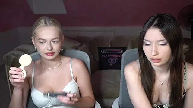 Liza Mur online show from 11/23/25, 03:12