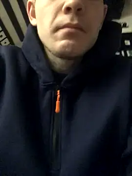 Spielzeugtwink online show from 12/14/25, 11:37