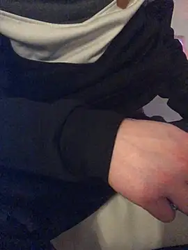 Spielzeugtwink online show from 02/04/26, 04:13