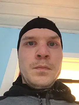 Spielzeugtwink online show from 03/31/26, 04:07