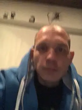 Spielzeugtwink online show from 05/19/26, 09:43
