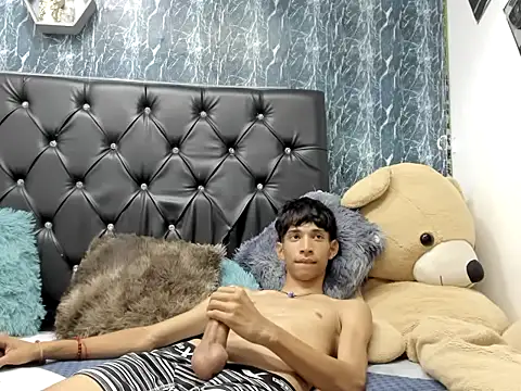 cruzitojpx18 online show from 11/28/25, 07:33