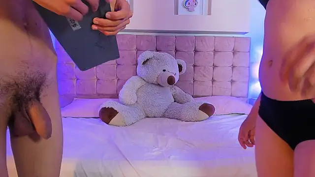 Katy Gomez  online show from 11/29/25, 12:19