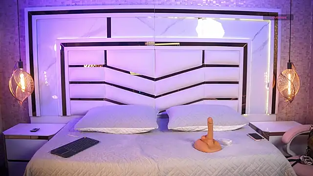 luciana agudelo online show from 12/18/25, 07:53