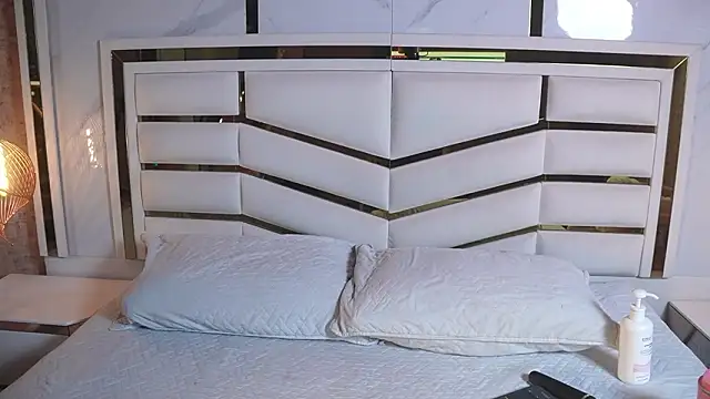 luciana agudelo online show from 03/15/26, 07:20