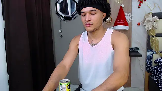 sweett love  online show from 12/22/25, 03:14