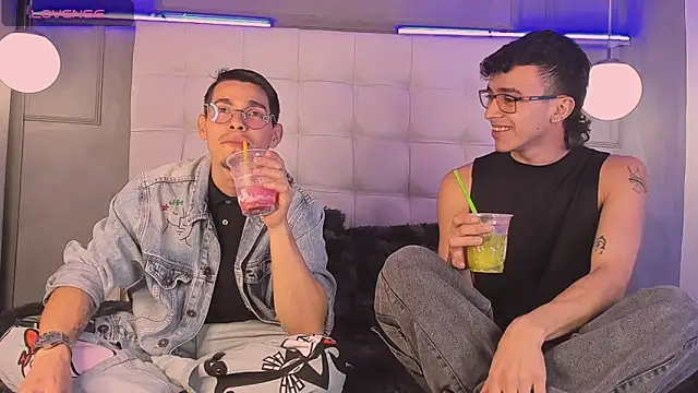 Snapshot of Smile_KAI_16 chatting on 11/27/25, 04:47 Smile KAI 16 online show from 11/27/25, 04:47