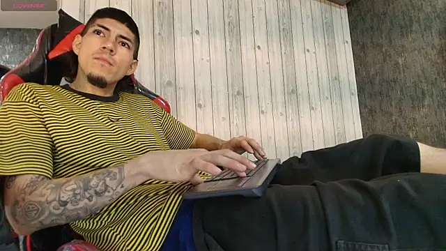 yeikoox online show from 11/27/25, 02:02