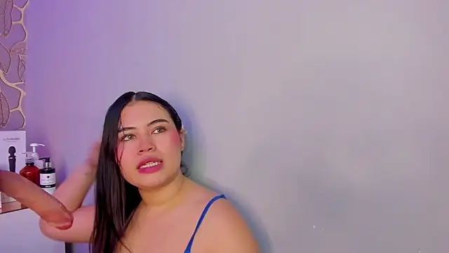 monserrat cutte online show from 12/19/25, 04:08