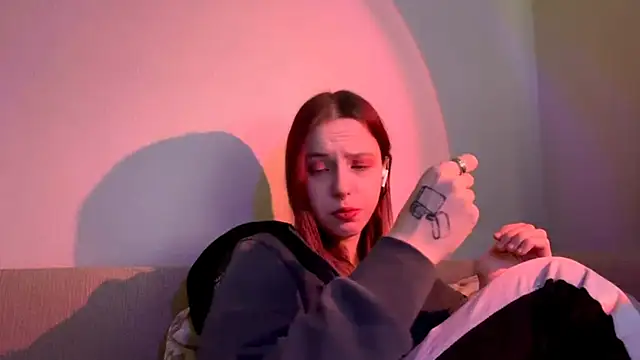 LulyClouds online show from 11/21/25, 09:08