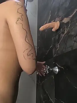 little xioo  online show from 11/28/25, 12:52