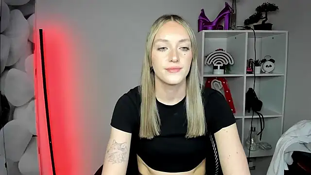 EvelynBlond online show from 02/16/26, 06:48