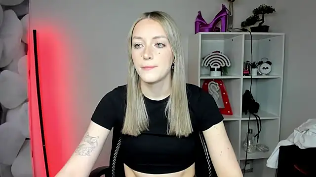 EvelynBlond online show from 02/18/26, 06:31