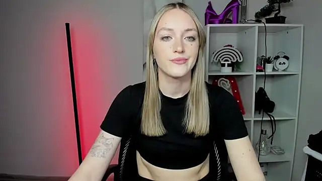 EvelynBlond online show from 03/02/26, 07:15