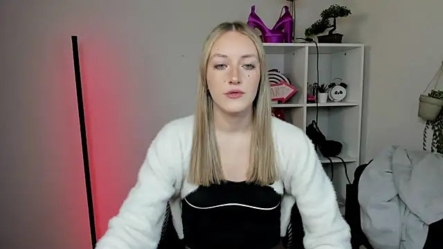 EvelynBlond online show from 03/12/26, 01:50