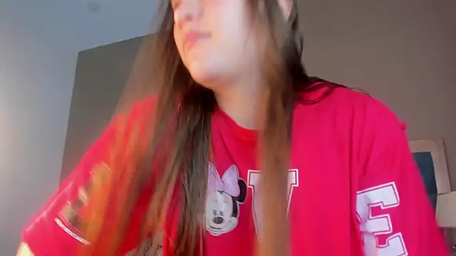 Snapshot of LiiaVelvet chatting on 12/19/25, 01:40 LiiaVelvet online show from 12/19/25, 01:40