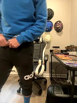 strippingmale1 online show from 12/01/25, 03:06