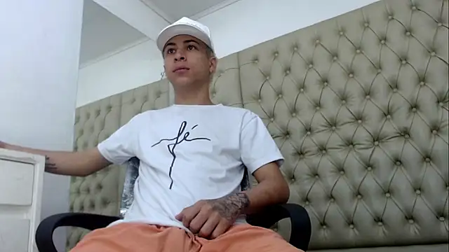 HollmanFronsh online show from 12/05/25, 02:42