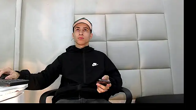 HollmanFronsh online show from 01/13/26, 03:45