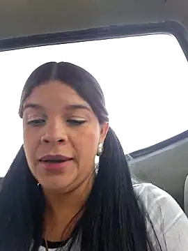 Layla-daring online show from 11/28/25, 06:43