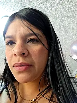 Layla-daring online show from 12/18/25, 07:09