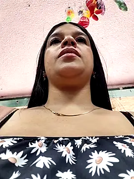 Layla-daring online show from 06/01/26, 05:47