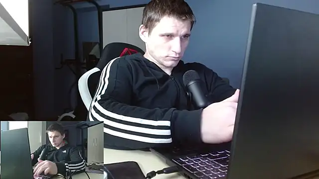 Snapshot of Poliglotjoe1 chatting on 02/01/26, 02:54 Poliglotjoe1 online show from 02/01/26, 02:54