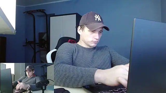 Snapshot of Poliglotjoe1 chatting on 02/04/26, 11:27 Poliglotjoe1 online show from 02/04/26, 11:27