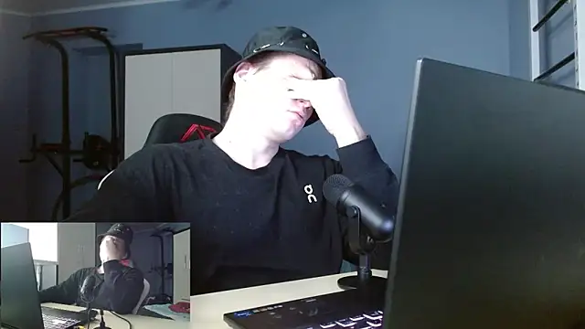 Snapshot of Poliglotjoe1 chatting on 02/07/26, 08:45 Poliglotjoe1 online show from 02/07/26, 08:45