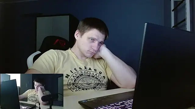 Snapshot of Poliglotjoe1 chatting on 02/11/26, 02:44 Poliglotjoe1 online show from 02/11/26, 02:44