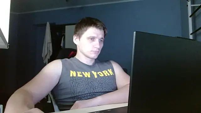 Snapshot of Poliglotjoe1 chatting on 02/15/26, 01:35 Poliglotjoe1 online show from 02/15/26, 01:35