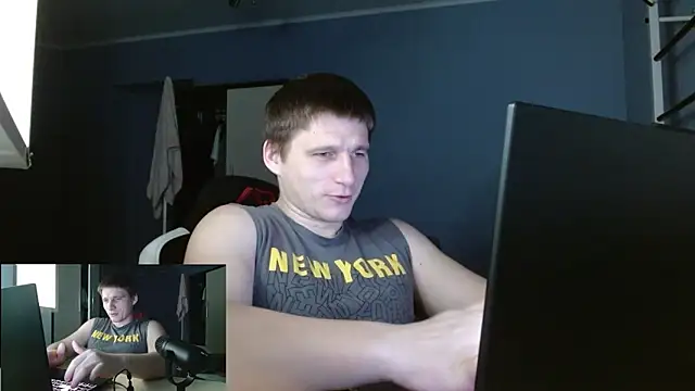 Snapshot of Poliglotjoe1 chatting on 02/15/26, 03:31 Poliglotjoe1 online show from 02/15/26, 03:31