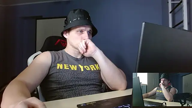 Snapshot of Poliglotjoe1 chatting on 02/17/26, 09:10 Poliglotjoe1 online show from 02/17/26, 09:10