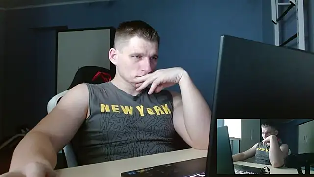 Snapshot of Poliglotjoe1 chatting on 02/19/26, 07:21 Poliglotjoe1 online show from 02/19/26, 07:21