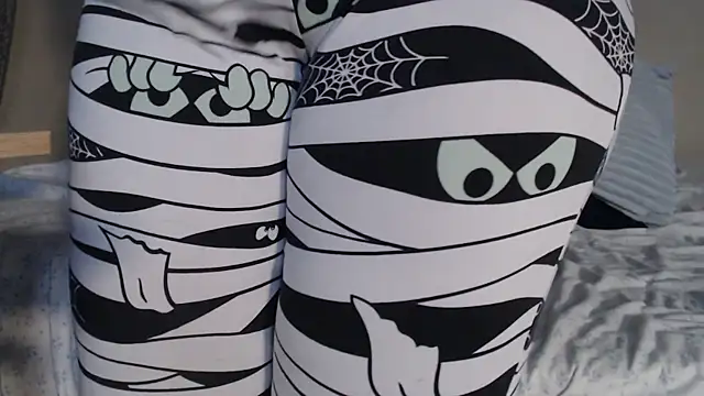 somemoreex1 online show from 12/01/25, 04:34