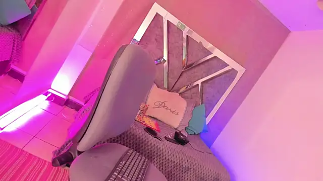 frany wolf  online show from 12/19/25, 07:59