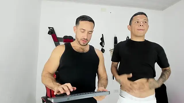 Snapshot of RoughSex_and_BDSM chatting on 11/20/25, 03:28 RoughSex and BDSM online show from 11/20/25, 03:28