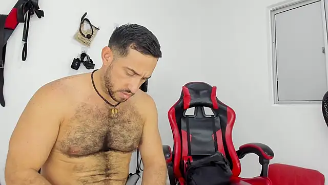 Snapshot of RoughSex_and_BDSM chatting on 11/29/25, 02:58 RoughSex and BDSM online show from 11/29/25, 02:58