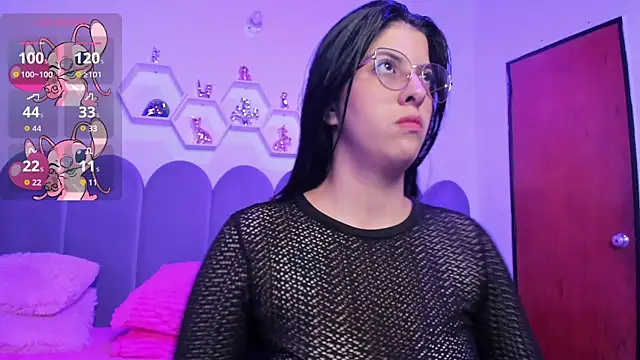 lunagomez24 online show from 12/14/25, 02:50