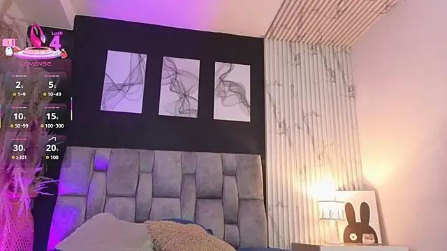 dahianae   online show from 11/28/25, 03:53