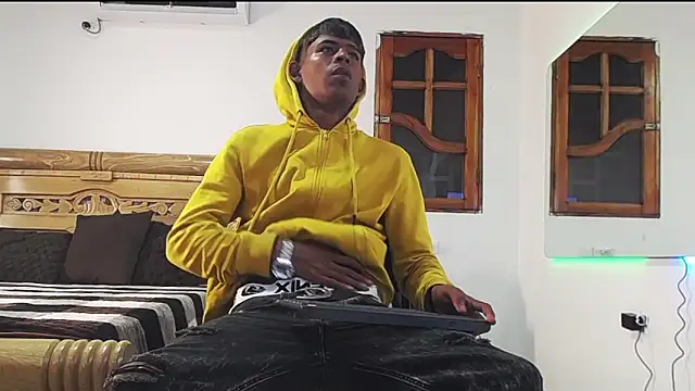 black boy22  online show from 11/28/25, 06:49