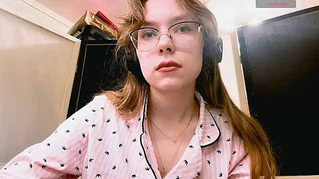 LouettaTornese online show from 11/24/25, 01:00