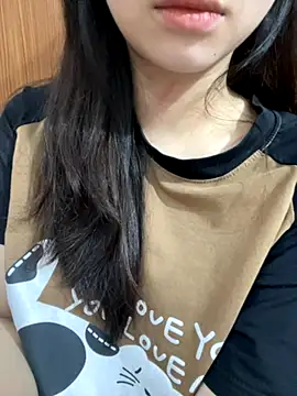 Snapshot of XndSeraphina chatting on 11/21/25, 03:05 XndSeraphina online show from 11/21/25, 03:05