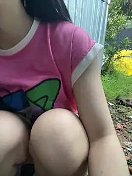 XndSeraphina online show from 12/04/25, 09:51