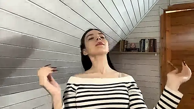 Snapshot of KiyokoEeds chatting on 11/21/25, 07:07 KiyokoEeds online show from 11/21/25, 07:07