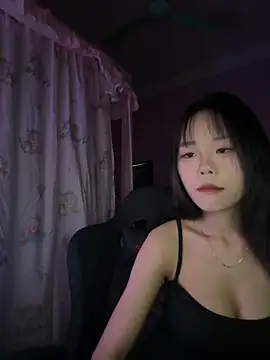 Kiee-lee online show from 04/13/26, 03:39