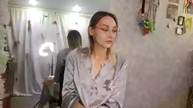 Snapshot of MistieSchorn chatting on 11/20/25, 01:00 MistieSchorn online show from 11/20/25, 01:00