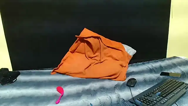 WildHornyTiger18 online show from 02/27/26, 09:48